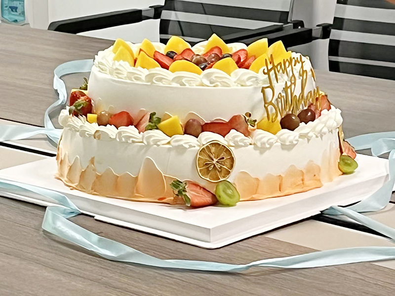 摩登7导热材料:举办员工生日会 爱心传递暖人心